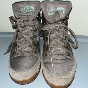 Women’s North Face hiking boots 8.5